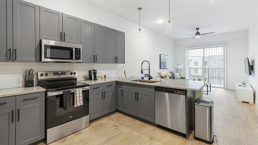 Furnished Finder property 1010335_17 photo 4