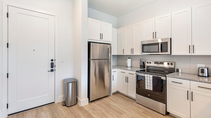 Furnished Finder property 1010335_18 photo 6