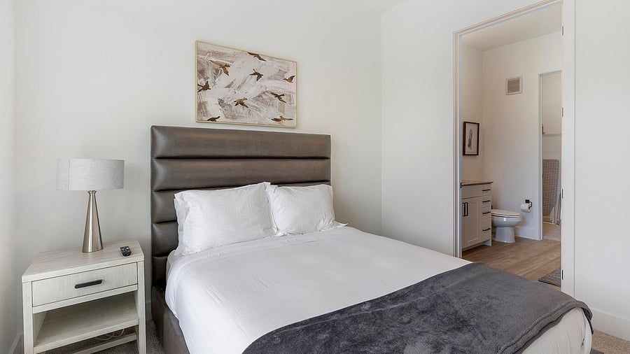 Furnished Finder property 1010335_18 photo 10