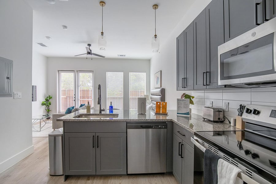 Furnished Finder property 1010335_21 photo 7