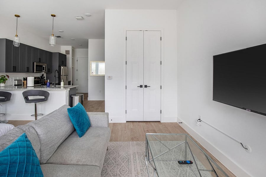 Furnished Finder property 1010335_21 photo 3
