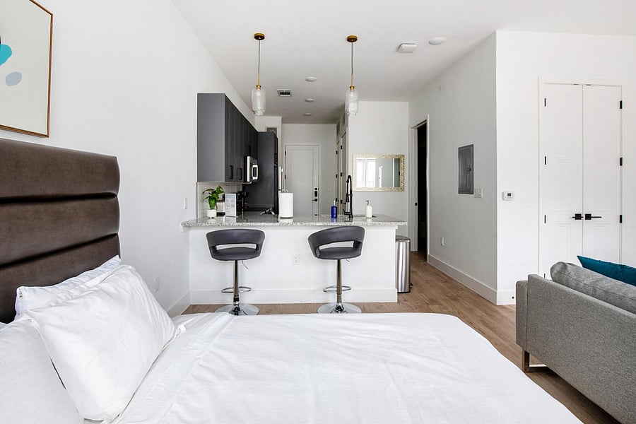 Furnished Finder property 1010335_21 photo 5