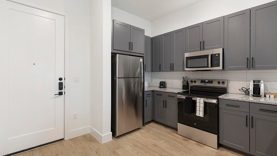 Furnished Finder property 1010335_25 photo 6