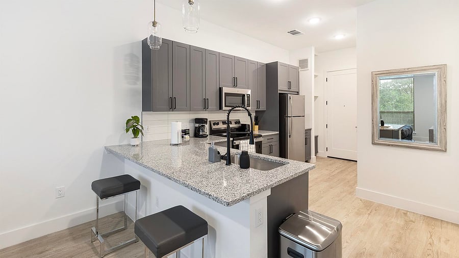 Furnished Finder property 1010335_27 photo 5