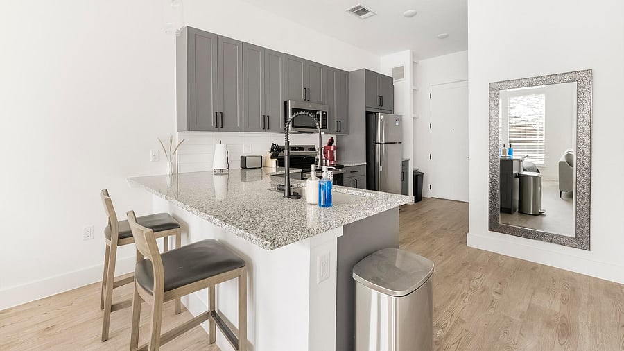 Furnished Finder property 1010335_28 photo 4