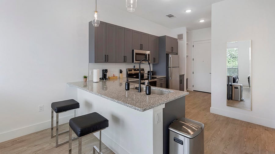 Furnished Finder property 1010335_3 photo 11