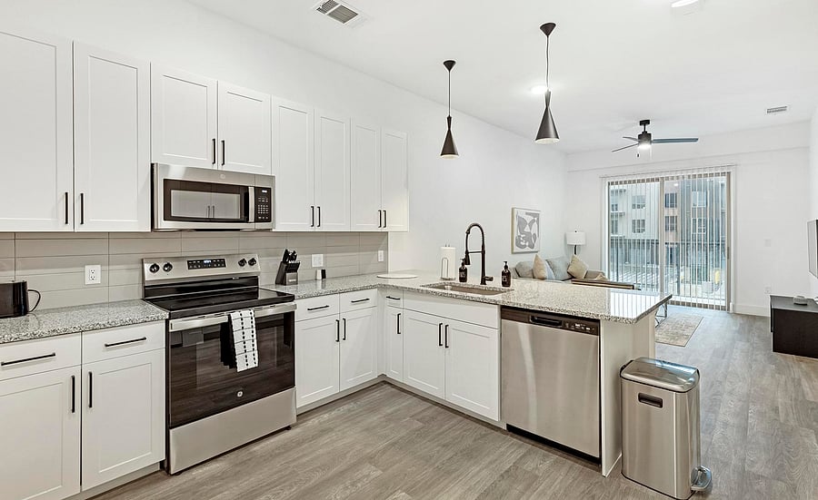 Furnished Finder property 1010335_32 photo 6