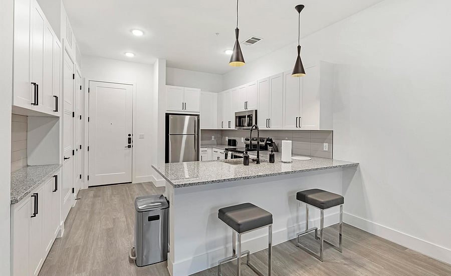 Furnished Finder property 1010335_32 photo 7