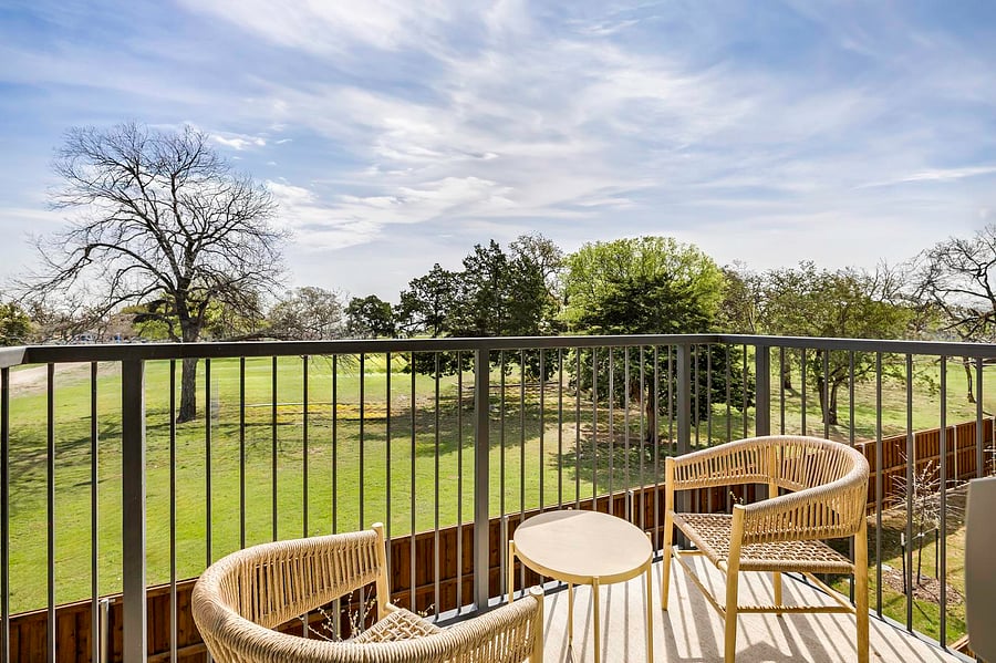 Furnished Finder property 1010335_33 photo 17
