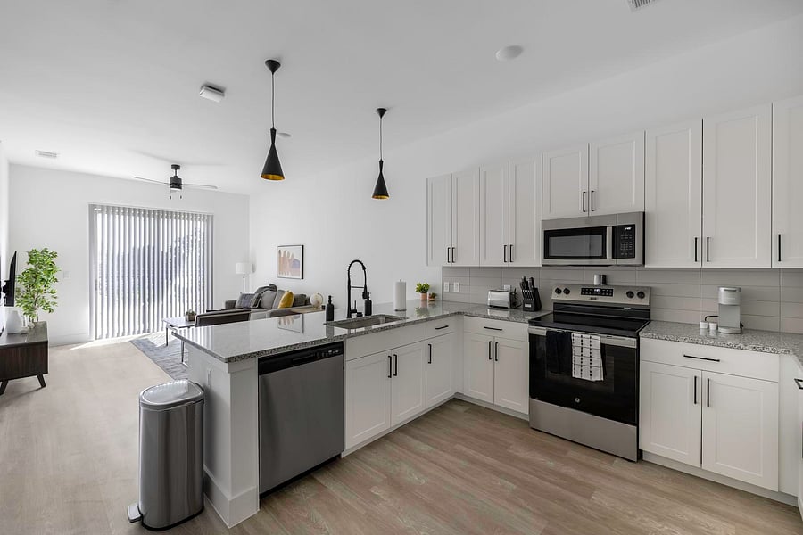 Furnished Finder property 1010335_33 photo 5