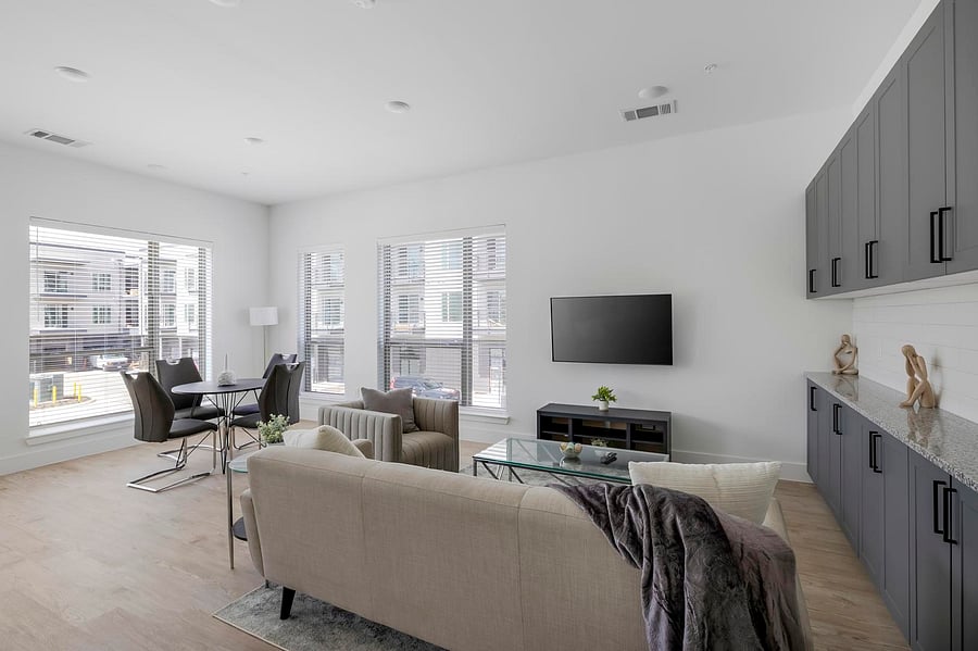 Furnished Finder property 1010335_37 photo 5