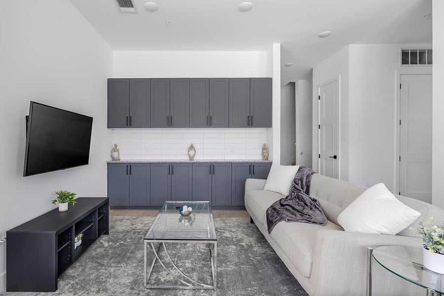 Furnished Finder property 1010335_37 photo 4