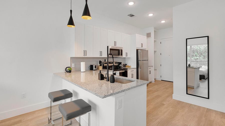 Furnished Finder property 1010335_41 photo 8