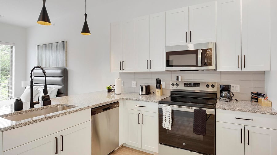 Furnished Finder property 1010335_41 photo 7