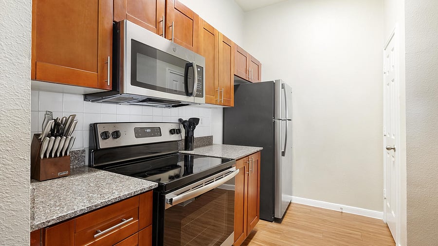 Furnished Finder property 1010386_3 photo 7