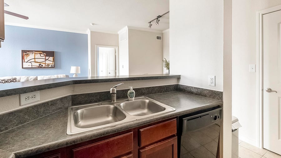 Furnished Finder property 1010418_3 photo 5