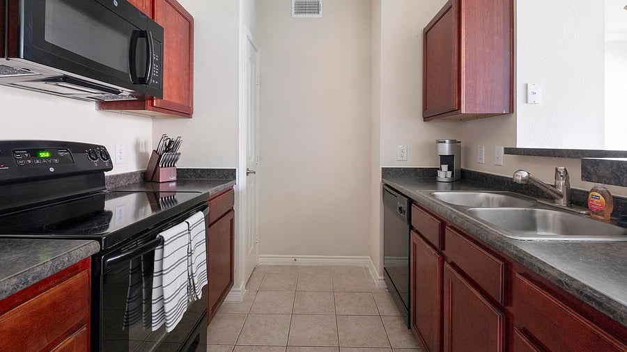 Furnished Finder property 1010418_5 photo 4
