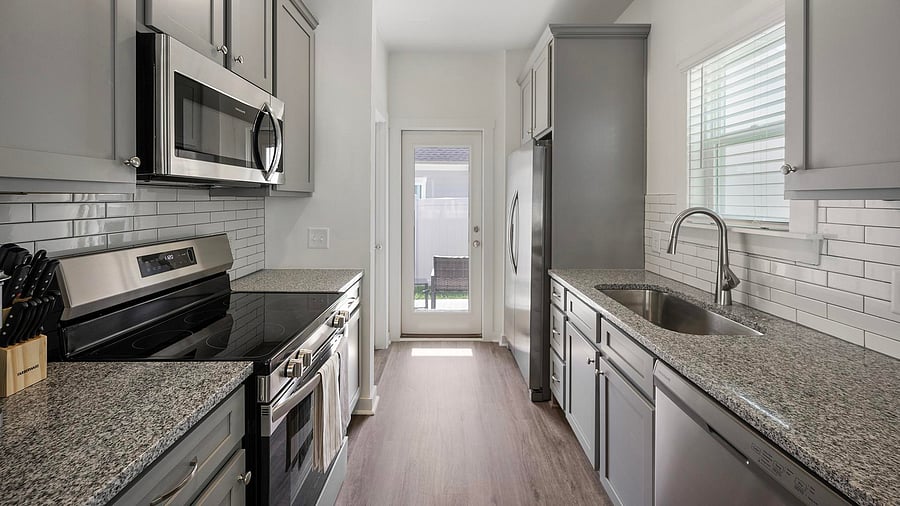 Furnished Finder property 1010432_18 photo 8