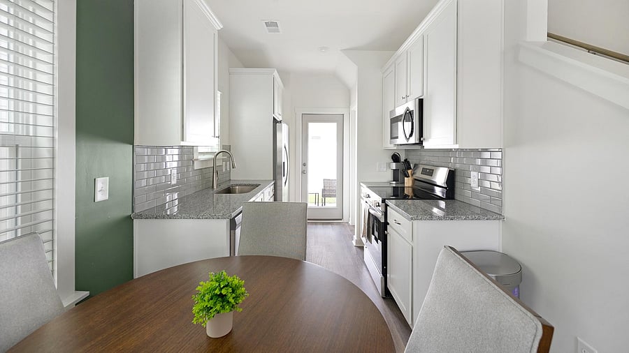 Furnished Finder property 1010432_21 photo 6