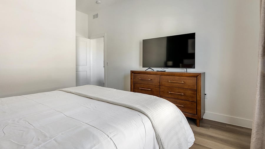 Furnished Finder property 1010465_14 photo 15