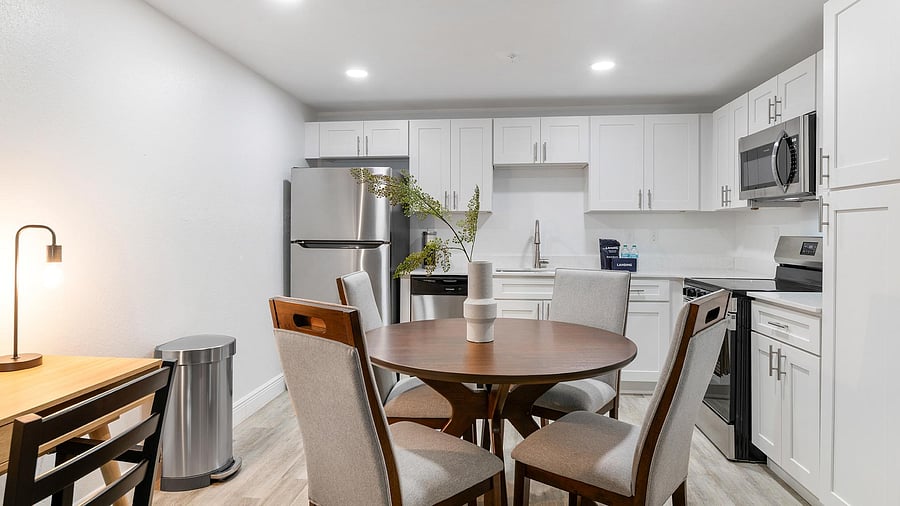 Furnished Finder property 1010564_14 photo 5