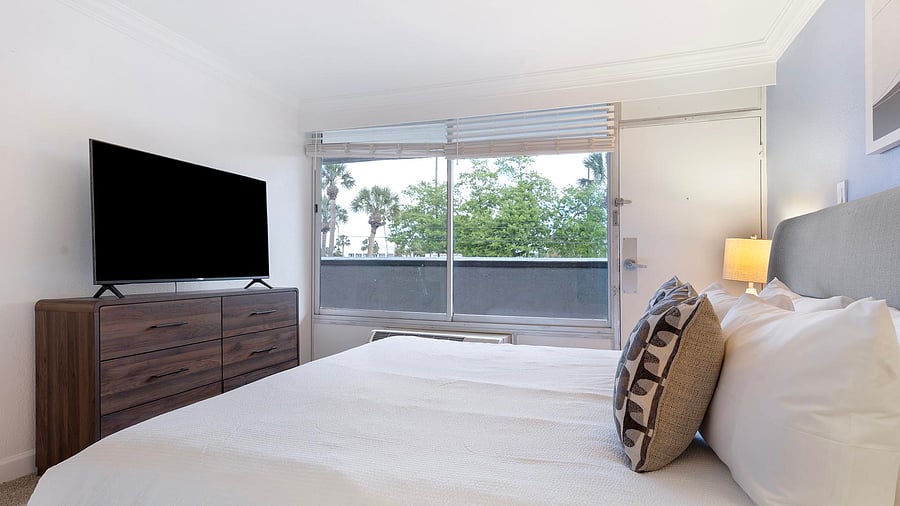 Furnished Finder property 1010574_17 photo 9