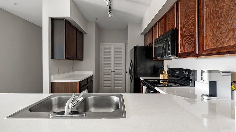 Furnished Finder property 1010617_10 photo 4