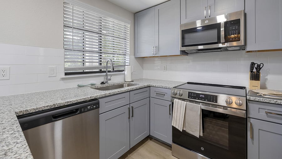 Furnished Finder property 1010652_4 photo 22