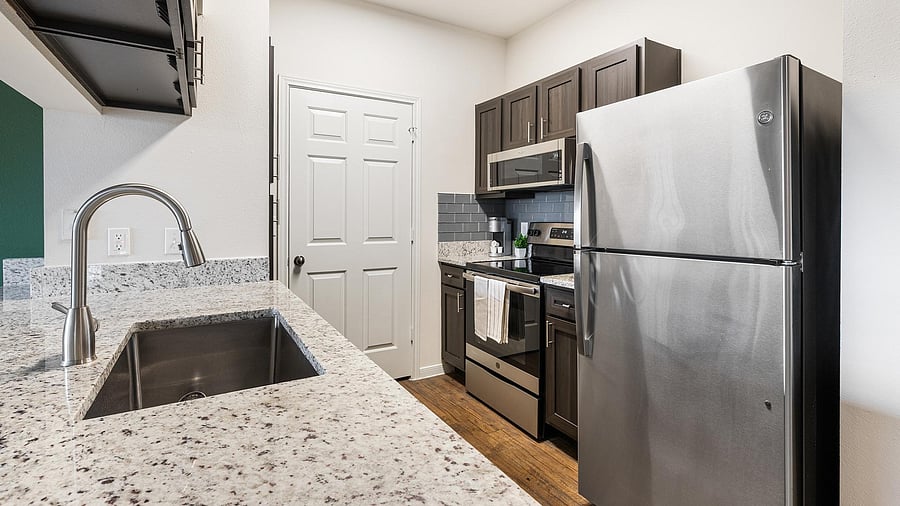 Furnished Finder property 1010677_3 photo 6