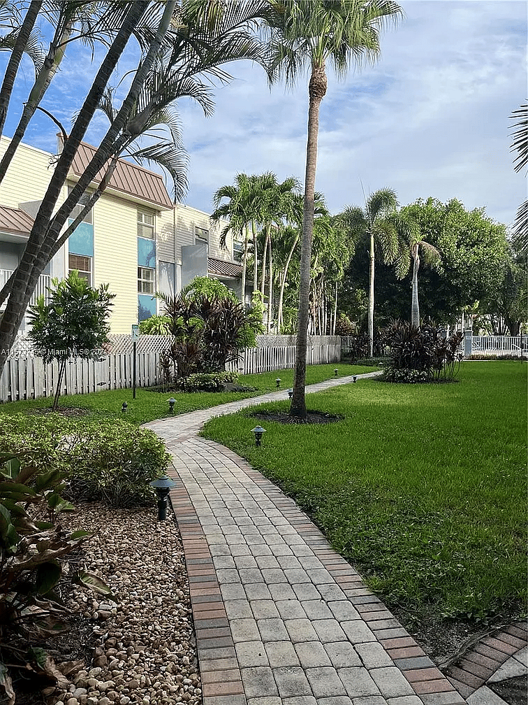 Furnished Finder property 1010747_1 photo 4