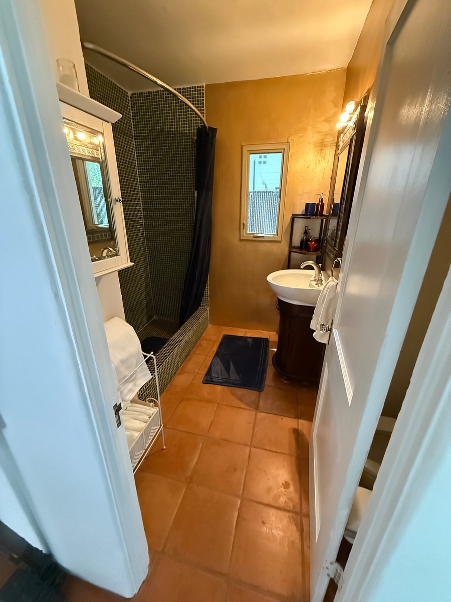 Furnished Finder property 1010753_1 photo 9