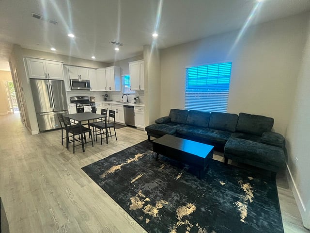 Furnished Finder property 1010757_1 photo 3