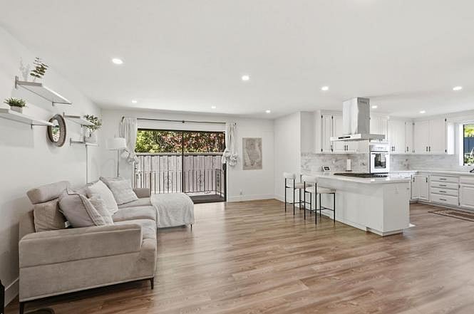 Furnished Finder property 1010786_1 photo 3