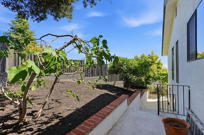 Furnished Finder property 1010786_1 photo 15