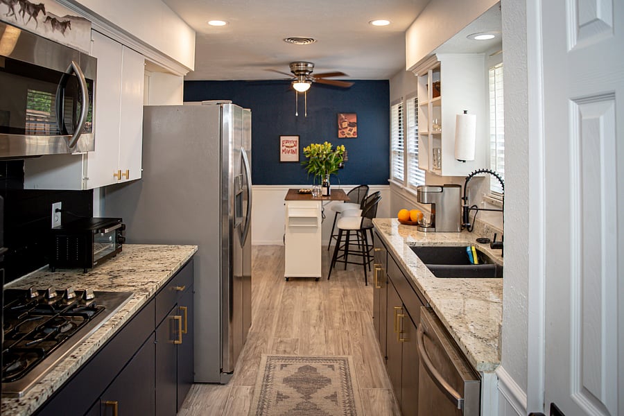 full kitchen