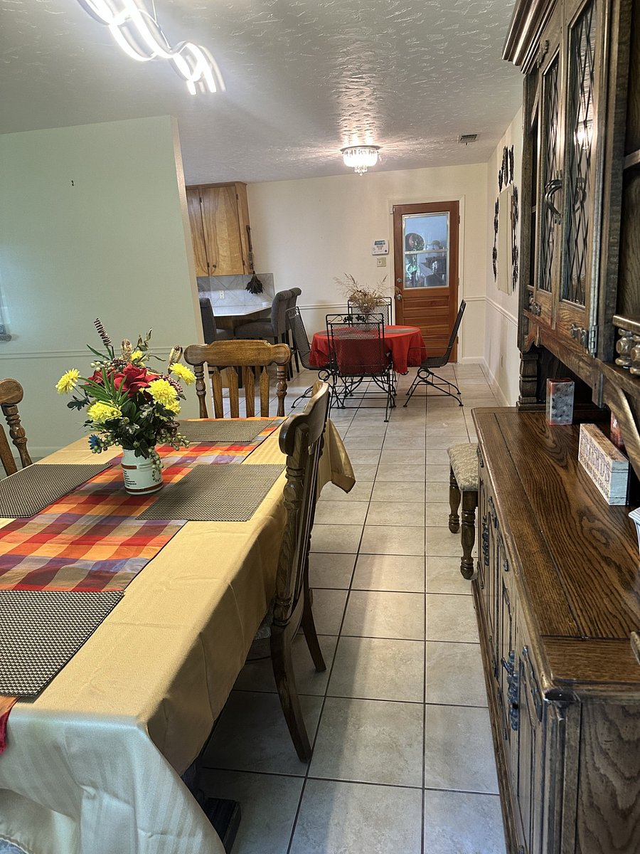 dining room/kitchen