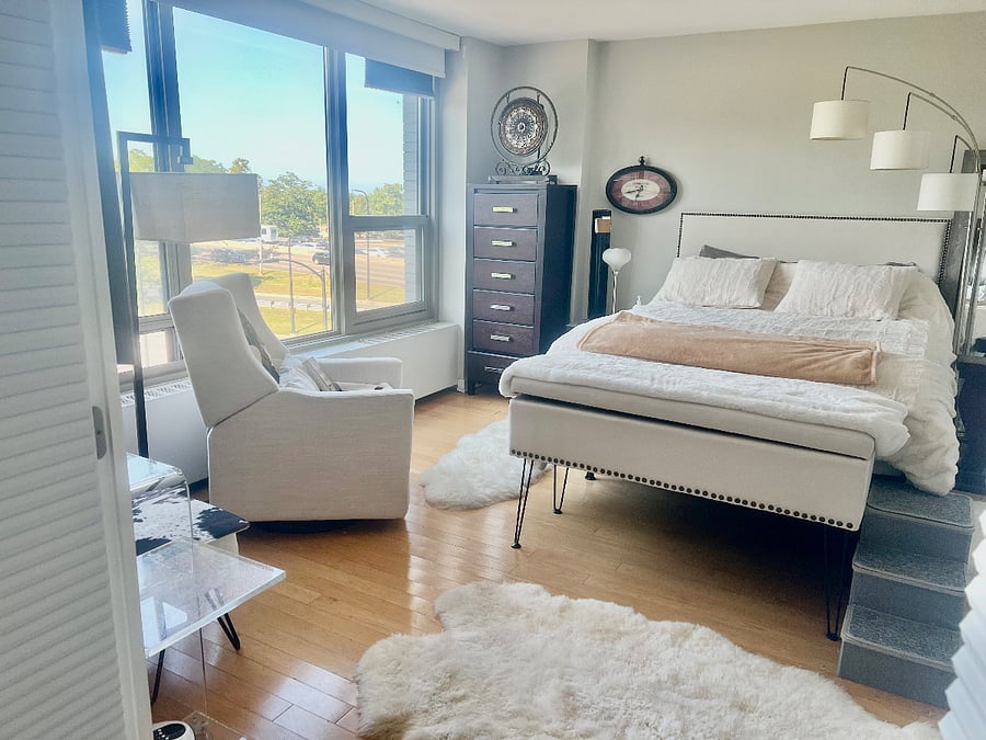 Queen size bed