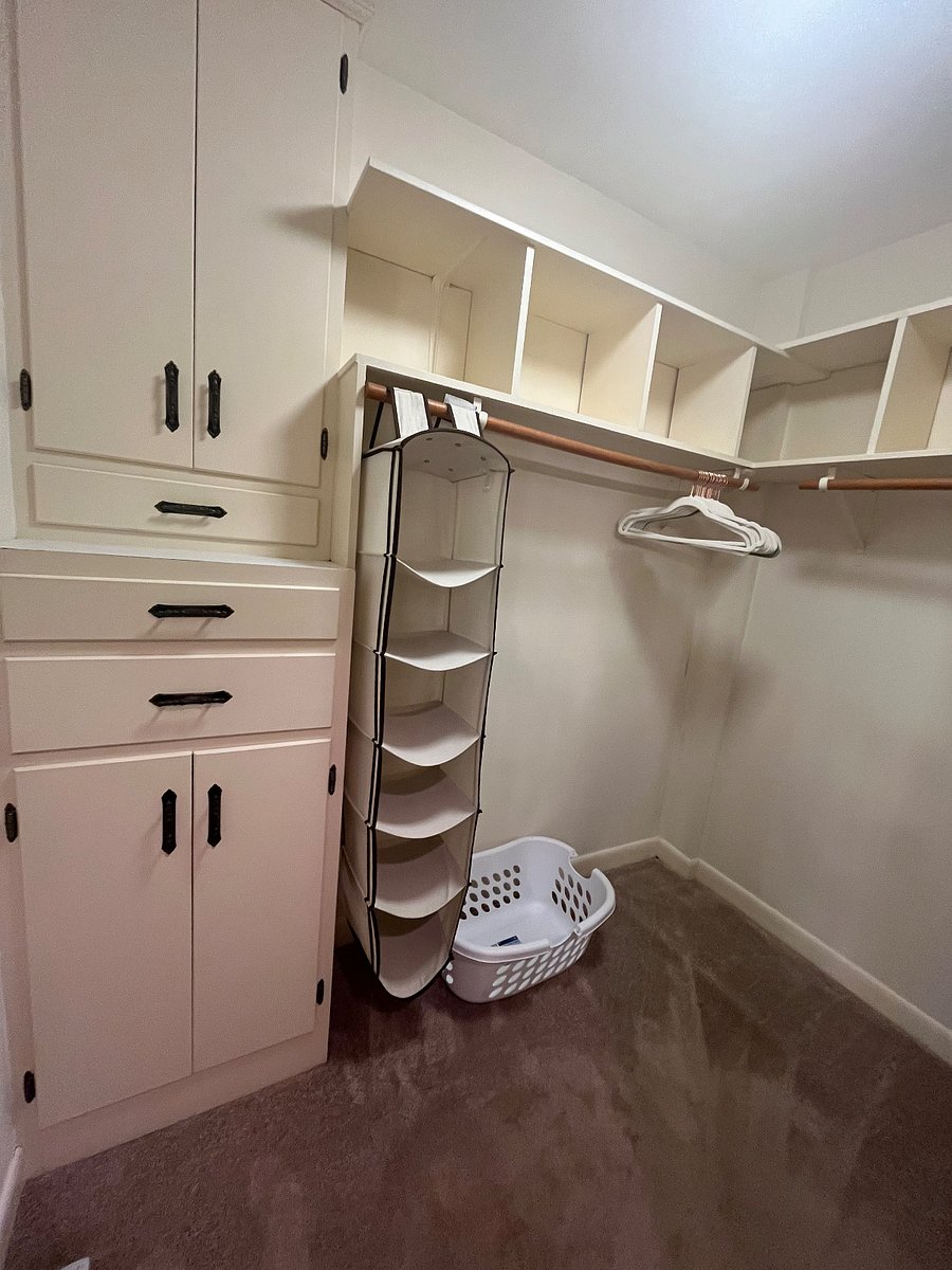 Closet 1