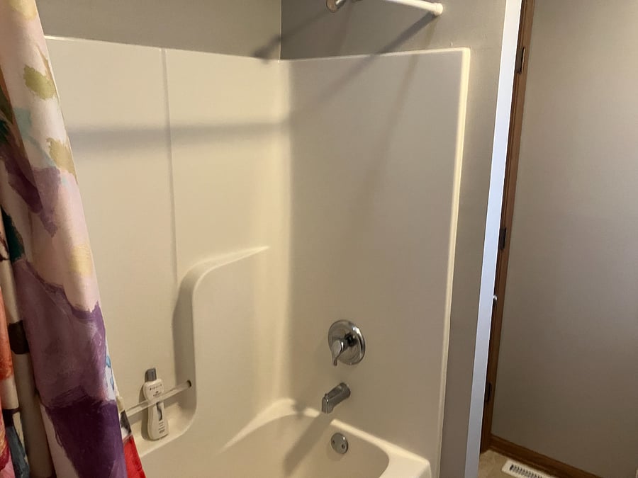 Shower/Tub