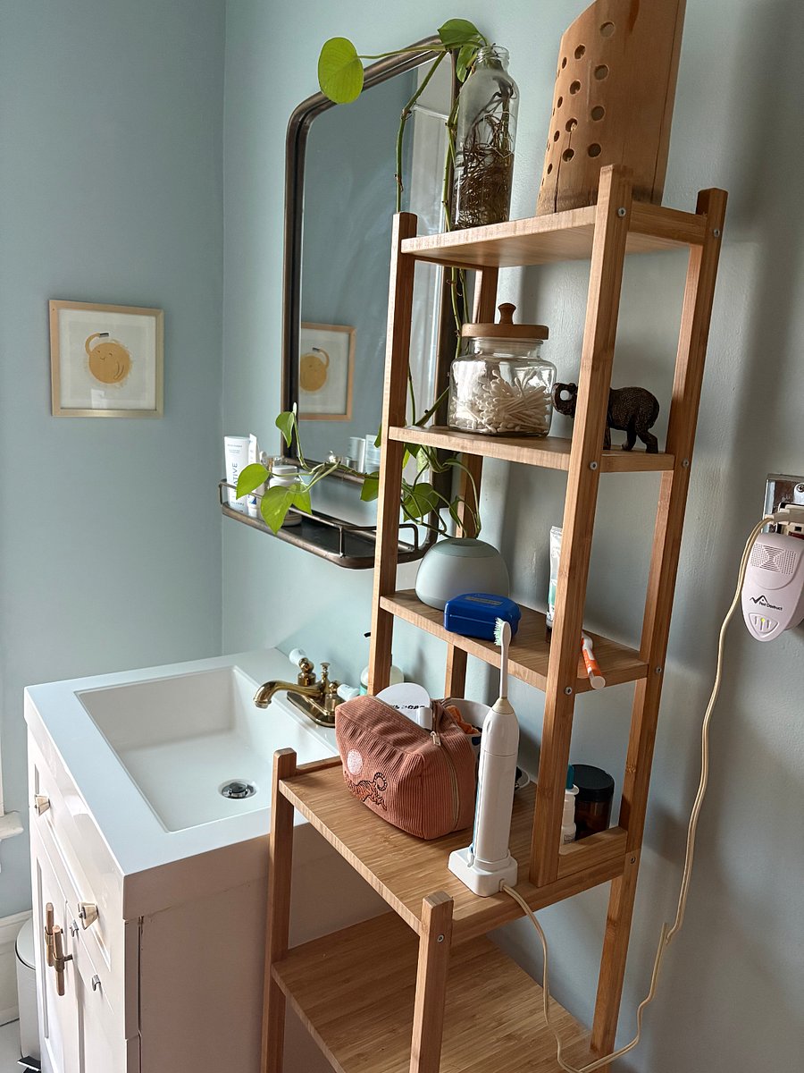 Upstairs bathroom 