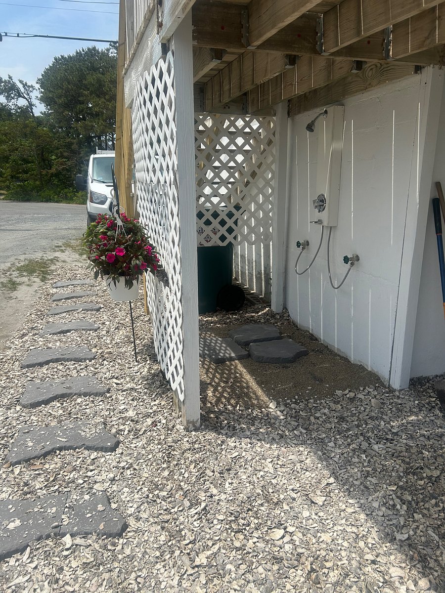 outdoor rinsing area