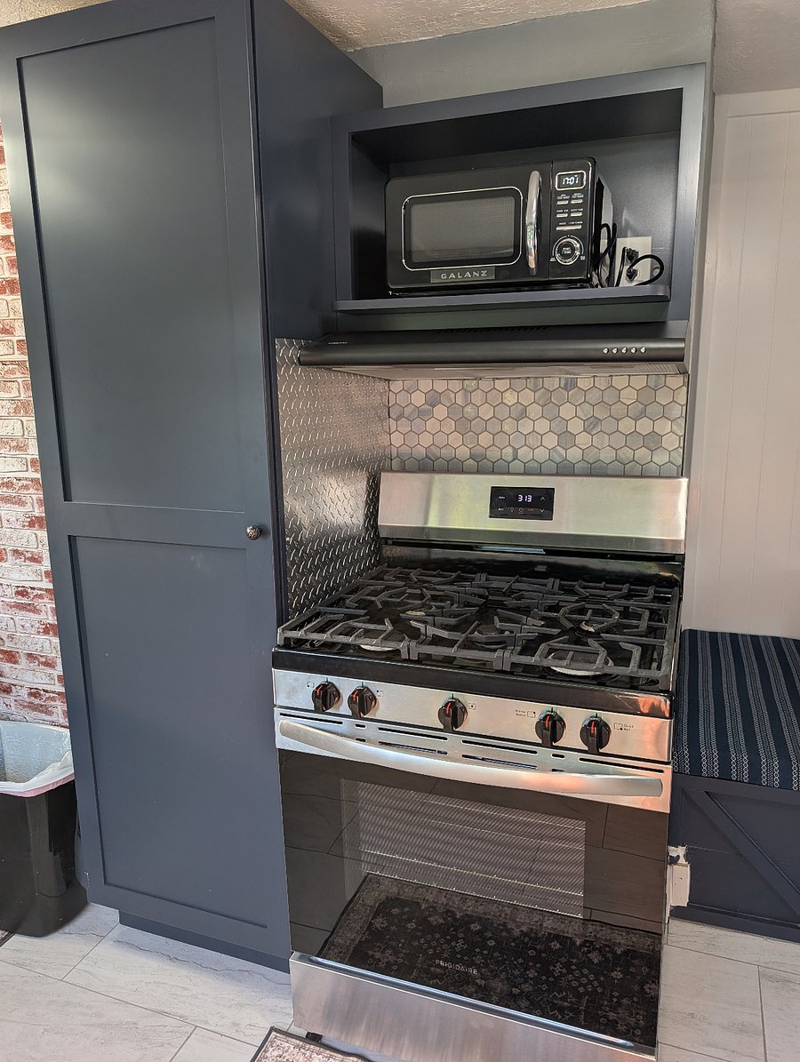 Gas stove