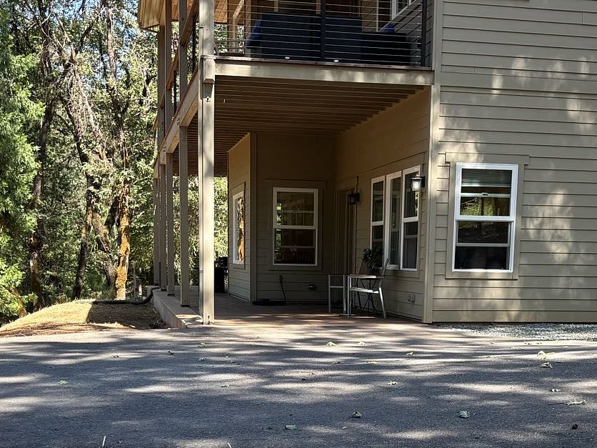 Designated parking and private entrance. 