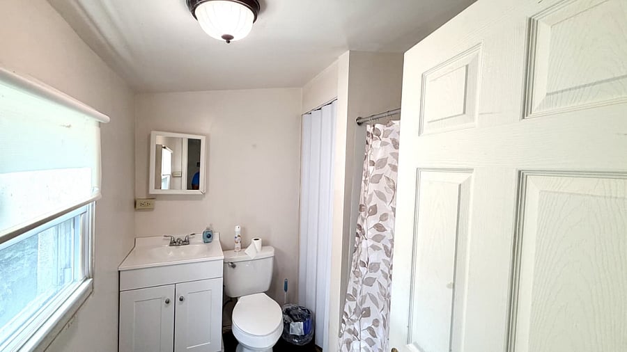 1st floor full bathroom