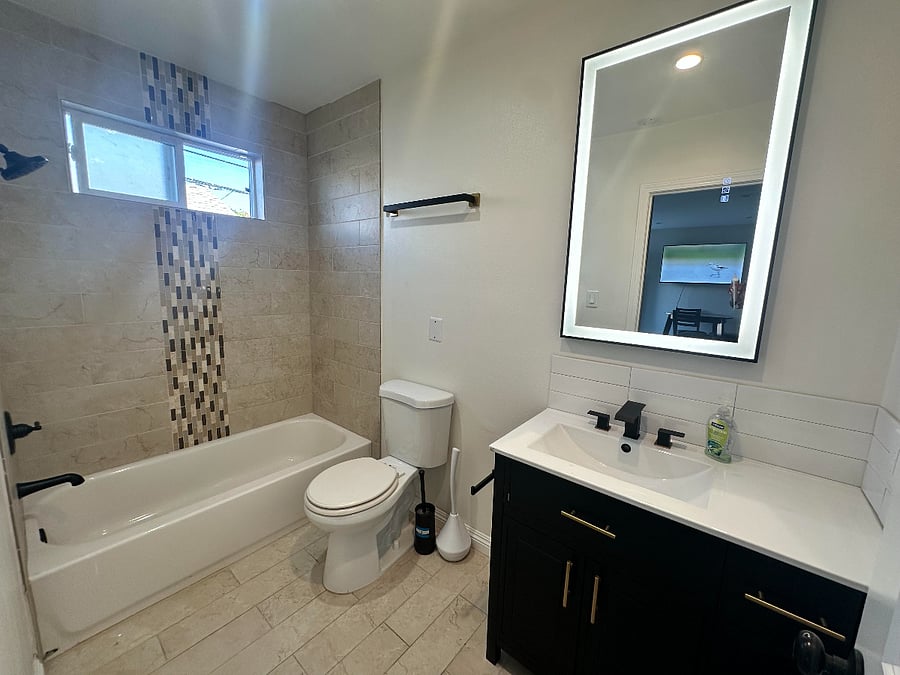 Spacious Full Bathroom