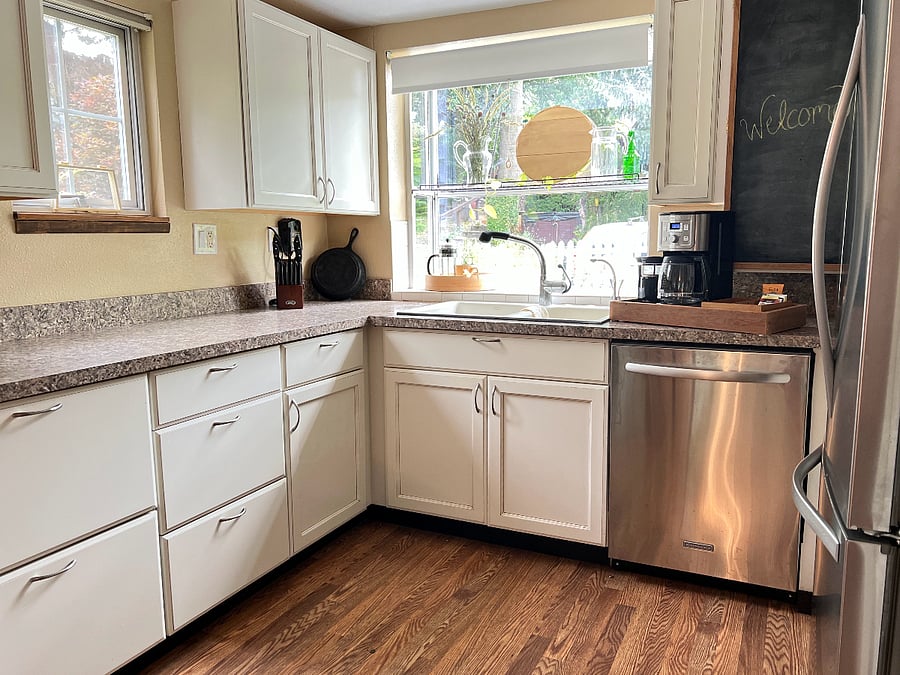 Plenty of kitchen cupboard storage for gourmet cookers. Fully stocked with full-size appliances, dishes, and cooking supplies.