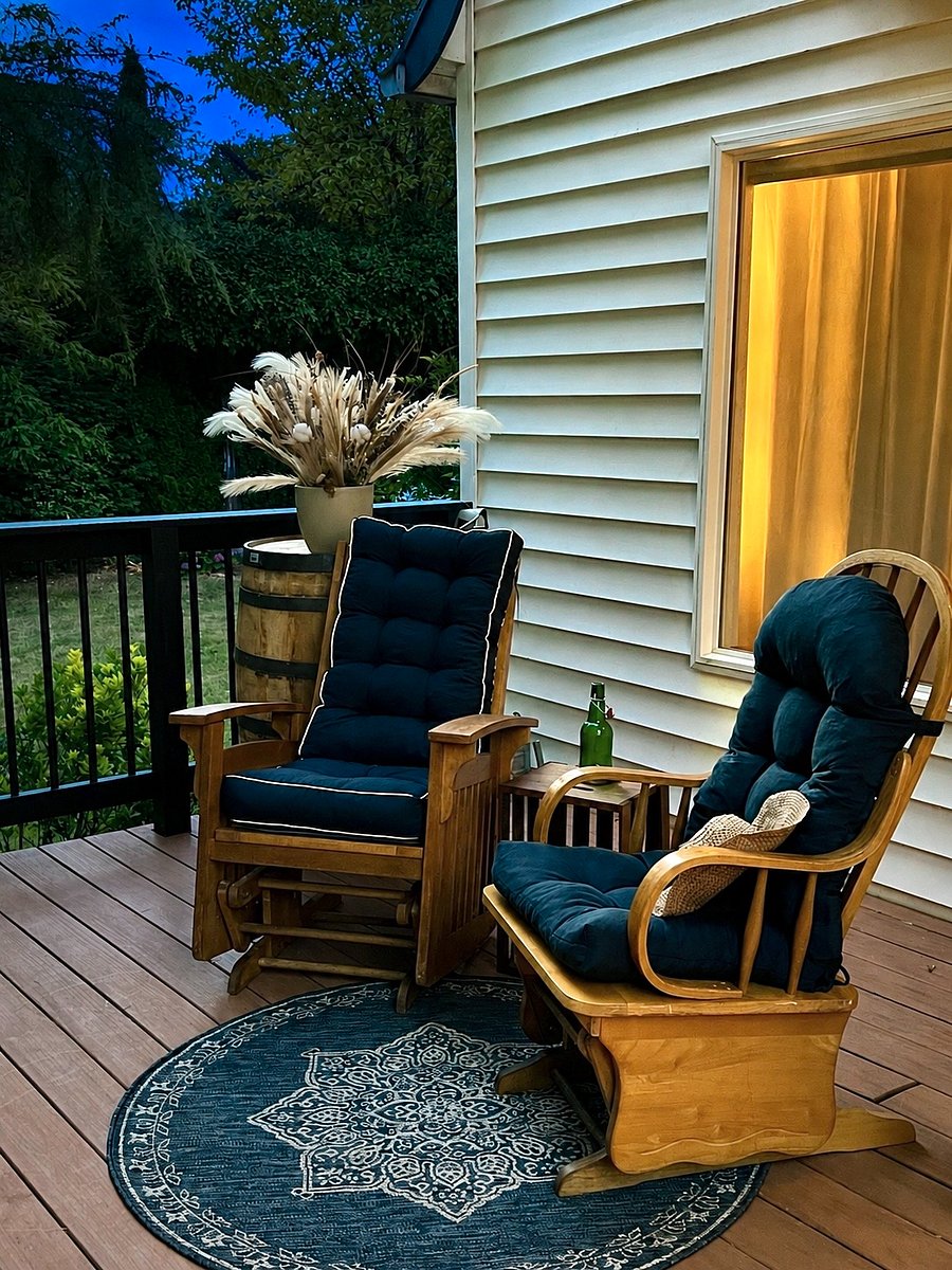 Quiet evenings chilling on your private deck with 20 acres of trees and wildlife viewing.