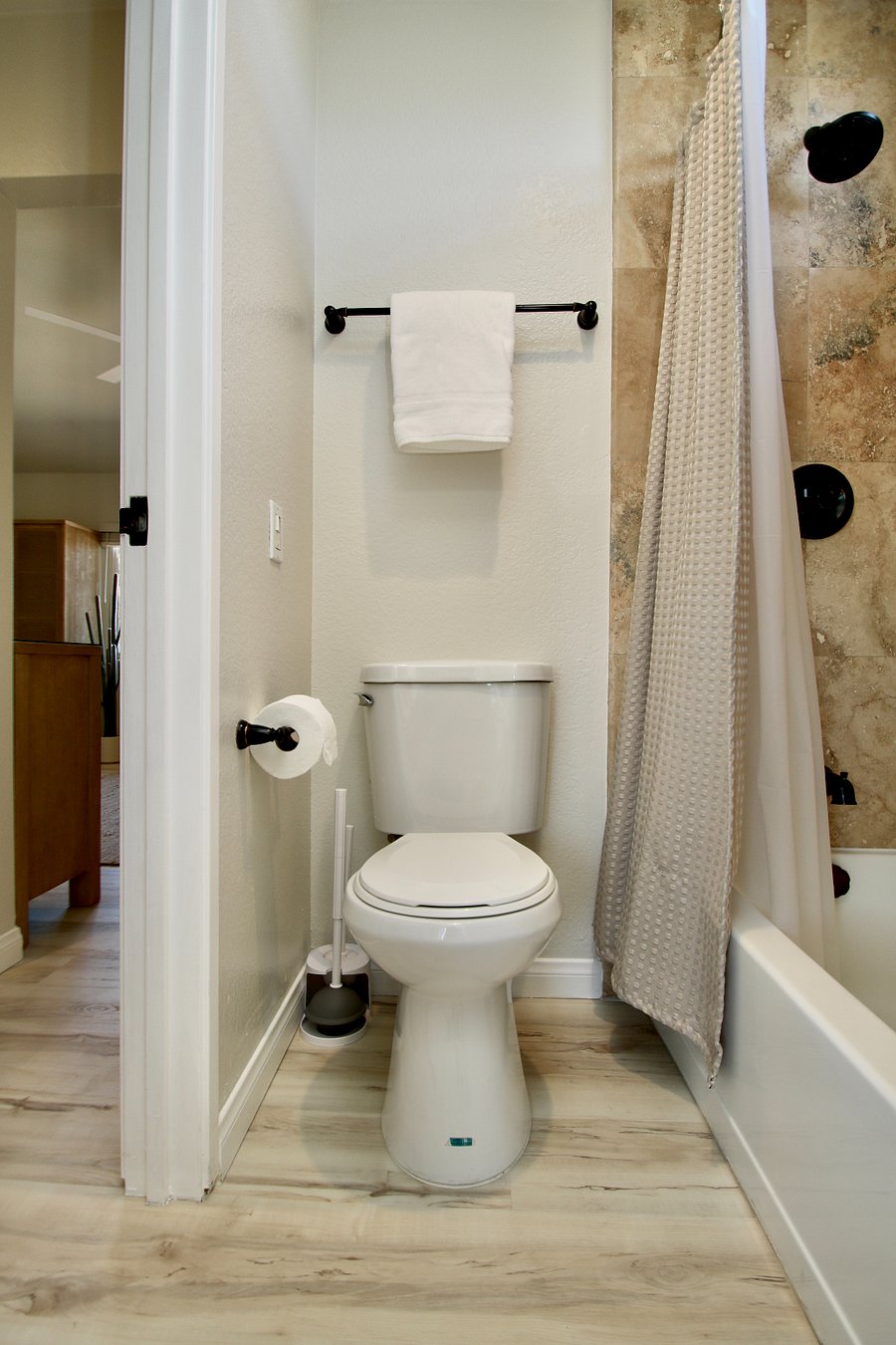 Furnished Finder property 1011493_1 photo 23