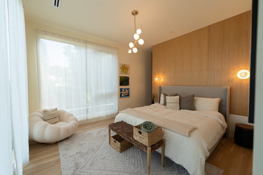 primary bedroom - king bed and en-suite bath