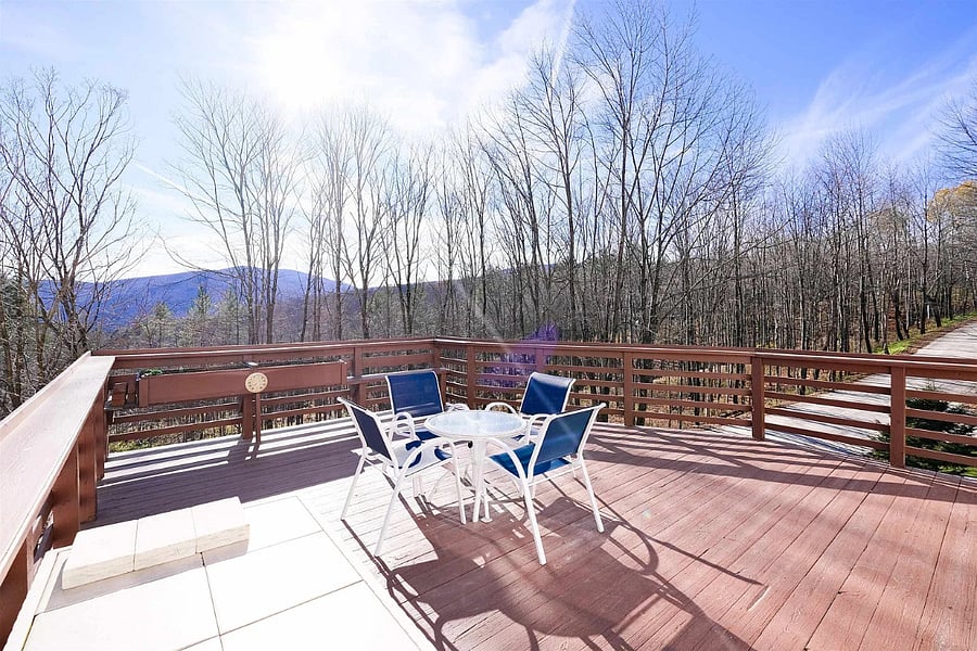 Outdoor deck